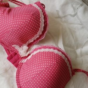 Light pink, polka dottted Marilyn Monroe bra